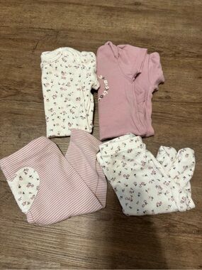 Carters Set